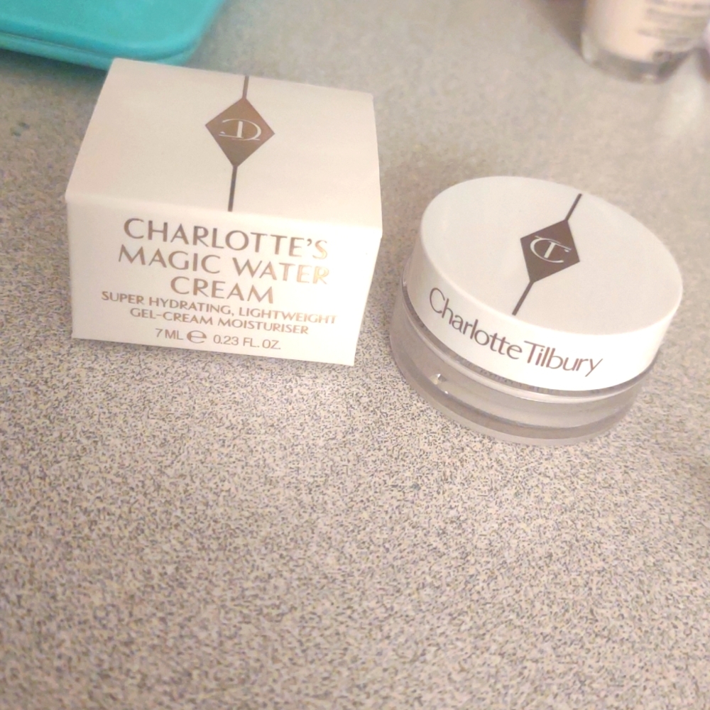 Charlottes magic Water cream